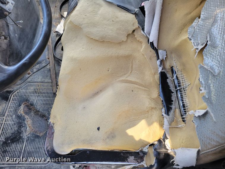 image for item DM8069 1995 International 4900  refuse truck