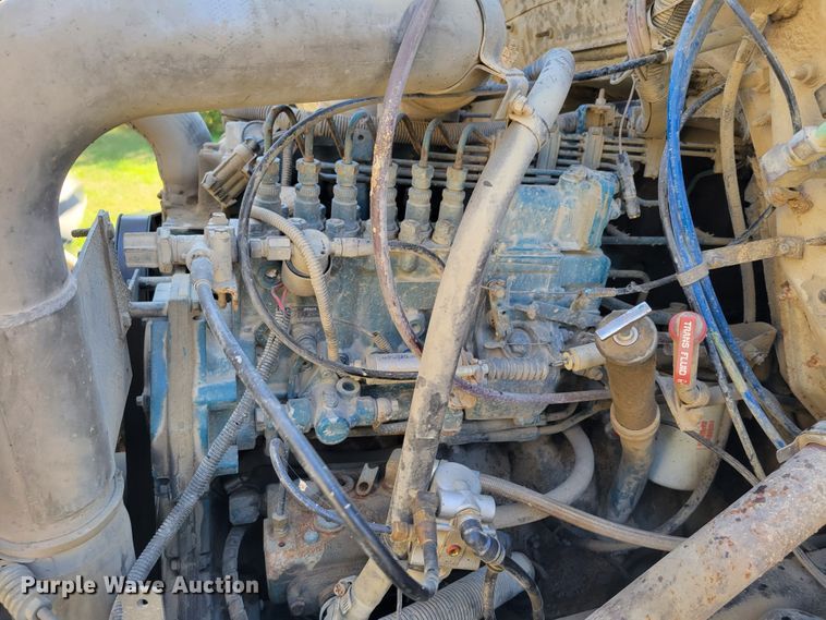 image for item DM8069 1995 International 4900  refuse truck