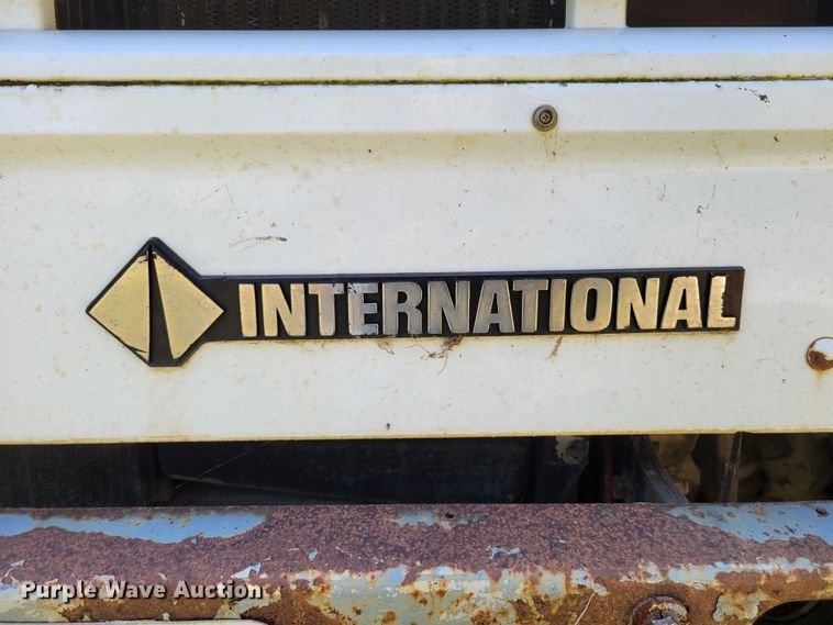 image for item DM8069 1995 International 4900  refuse truck