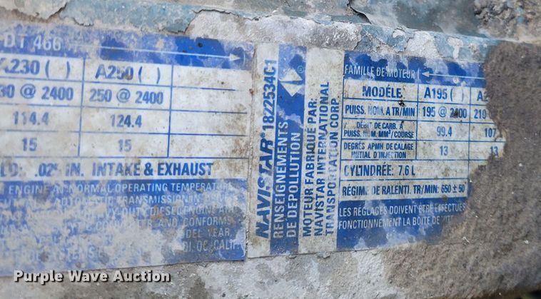 image for item DM8069 1995 International 4900  refuse truck