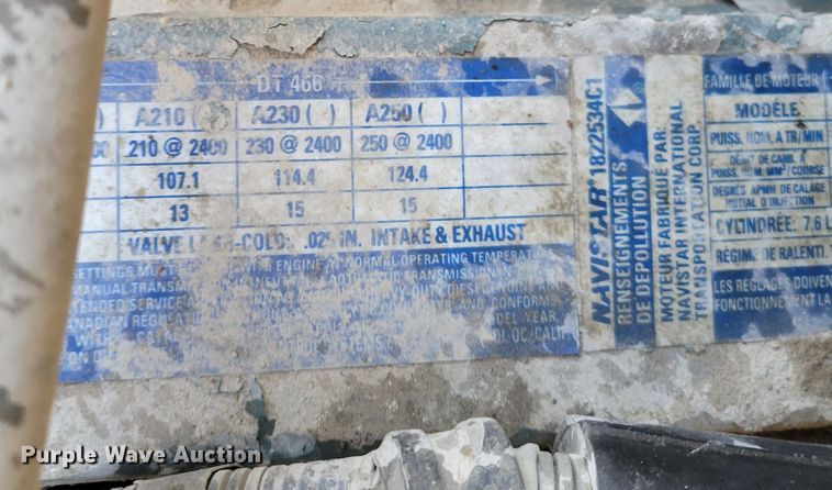 image for item DM8069 1995 International 4900  refuse truck