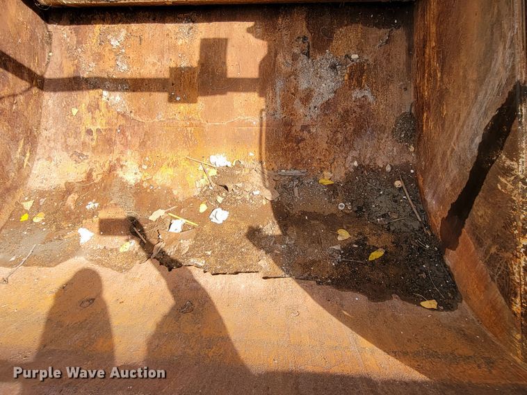 image for item DM8070 1993 International 4900  refuse truck