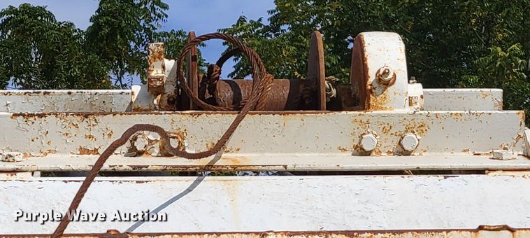 image for item DM8070 1993 International 4900  refuse truck