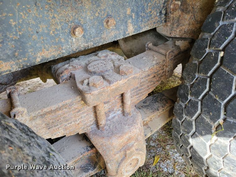 image for item DM8070 1993 International 4900  refuse truck