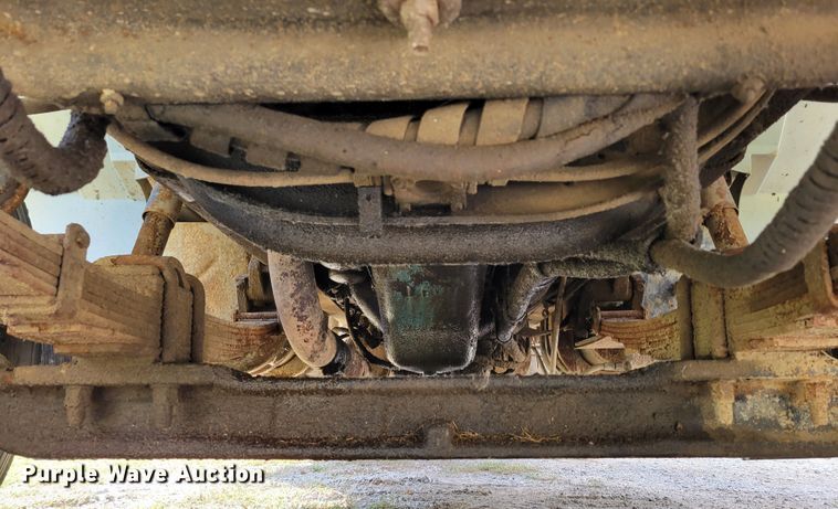 image for item DM8070 1993 International 4900  refuse truck