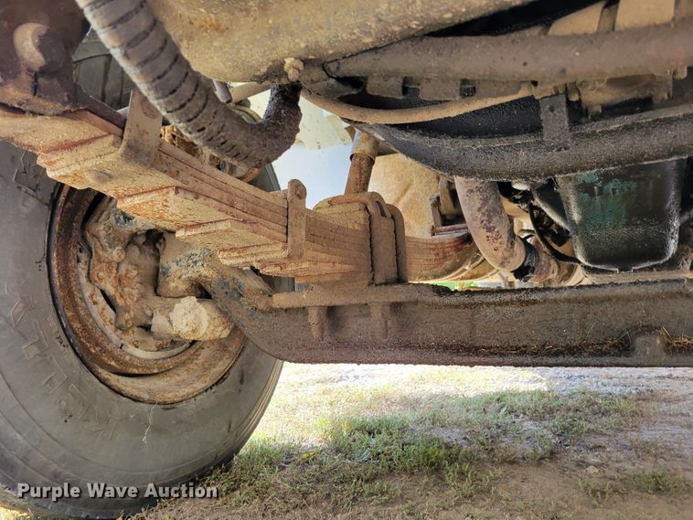 image for item DM8070 1993 International 4900  refuse truck