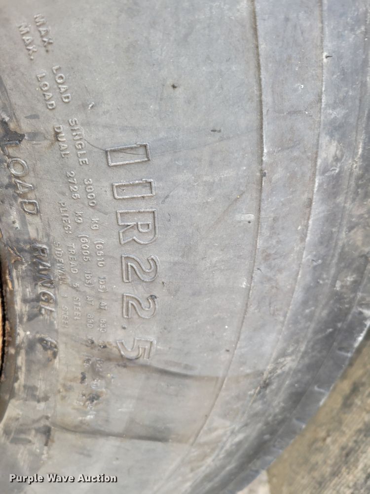 image for item DM8070 1993 International 4900  refuse truck