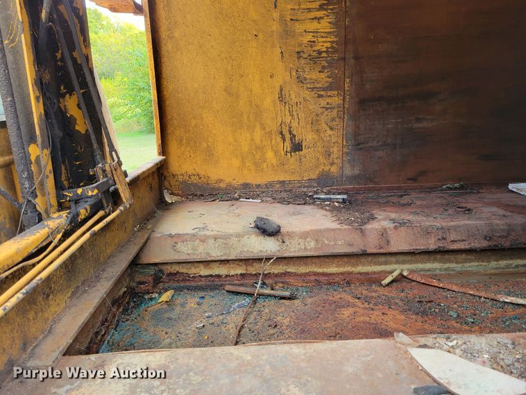 image for item DM8071 1997 Ford F800  refuse truck