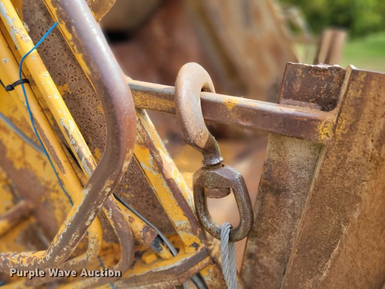 image for item DM8071 1997 Ford F800  refuse truck