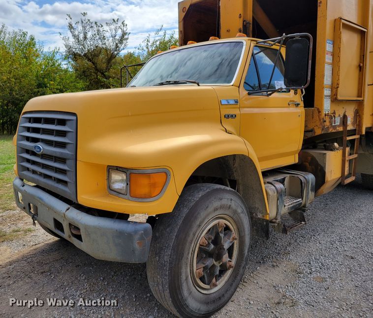 image for item DM8071 1997 Ford F800  refuse truck