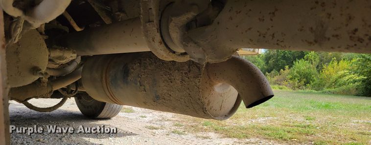 image for item DM8071 1997 Ford F800  refuse truck