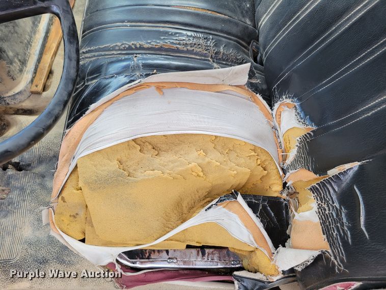 image for item DM8071 1997 Ford F800  refuse truck