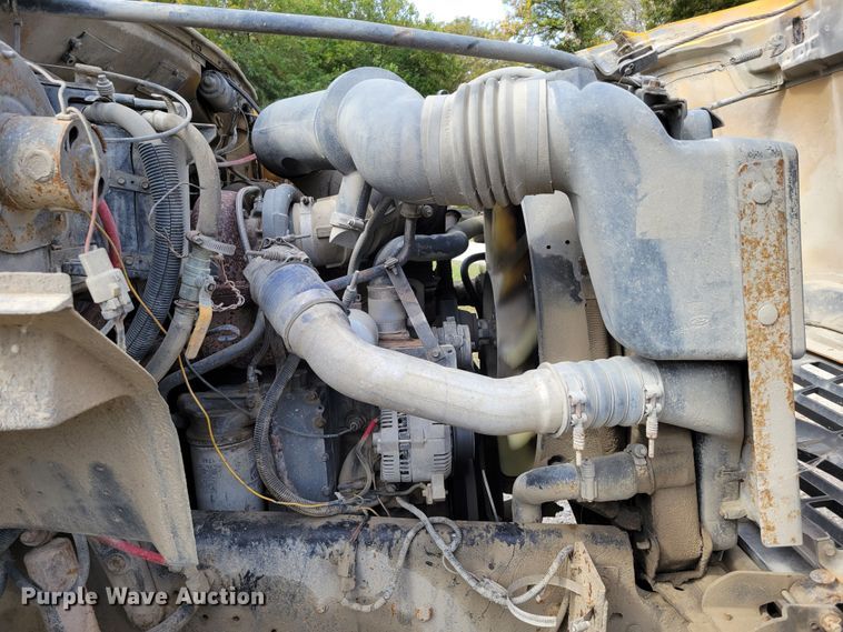 image for item DM8071 1997 Ford F800  refuse truck