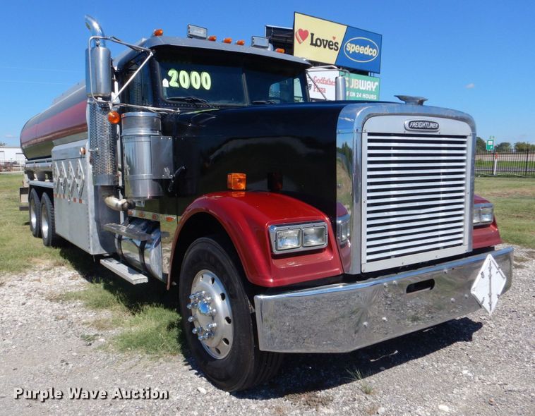 image for item DO1592 2000 Freightliner FLD  fuel truck