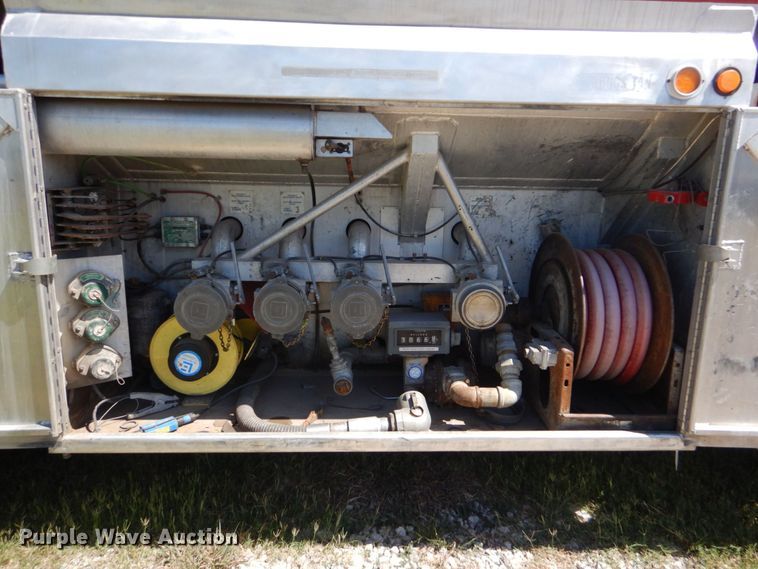 image for item DO1592 2000 Freightliner FLD  fuel truck