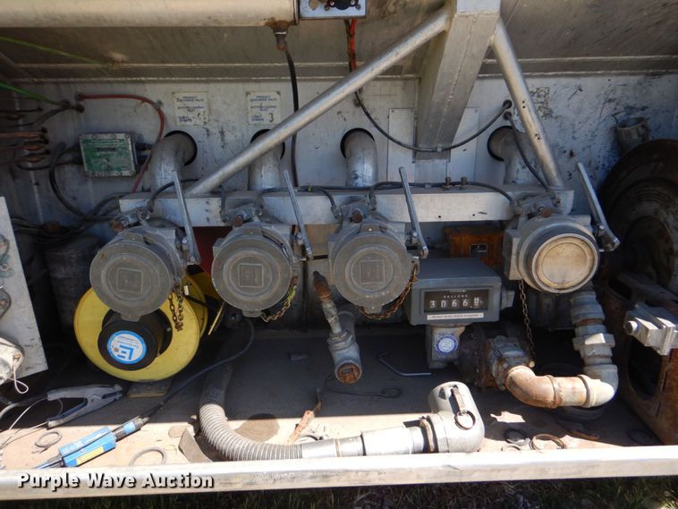 image for item DO1592 2000 Freightliner FLD  fuel truck