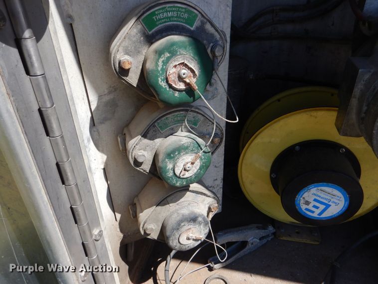 image for item DO1592 2000 Freightliner FLD  fuel truck