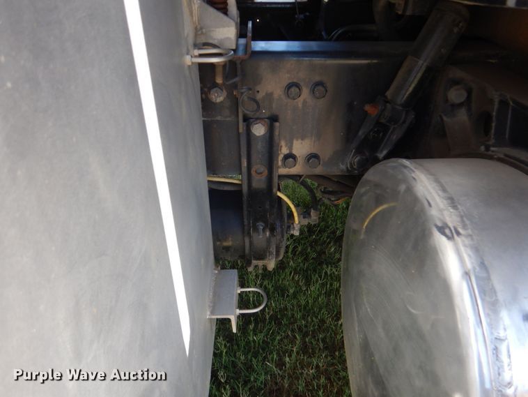 image for item DO1592 2000 Freightliner FLD  fuel truck