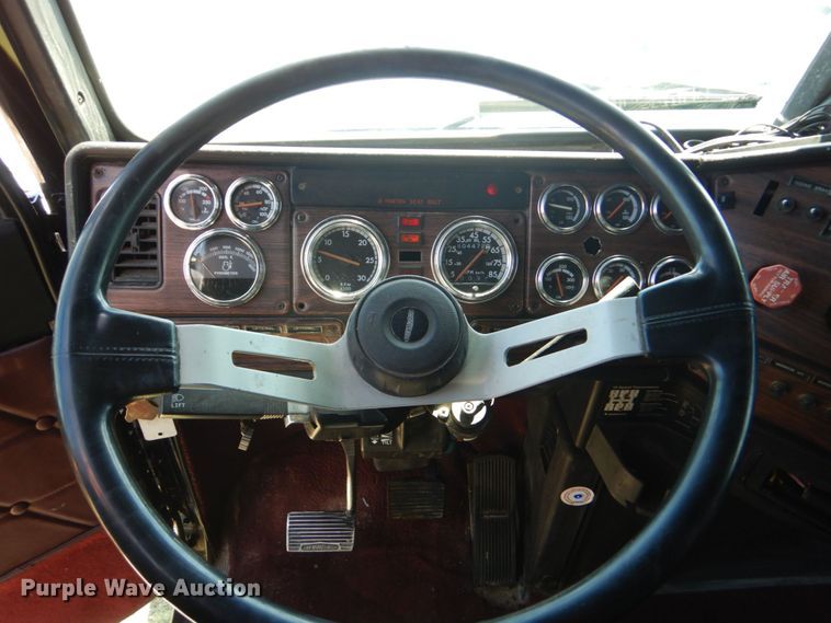 image for item DO1592 2000 Freightliner FLD  fuel truck