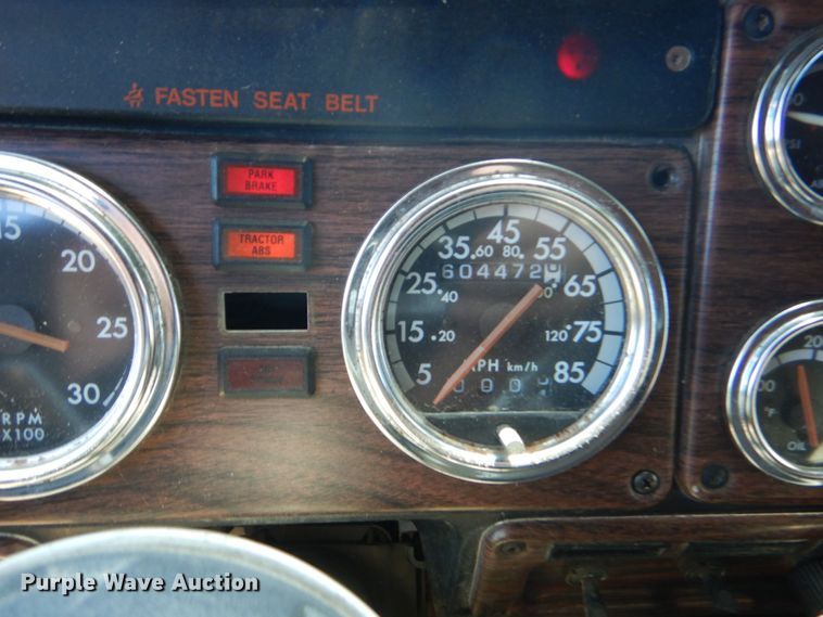 image for item DO1592 2000 Freightliner FLD  fuel truck