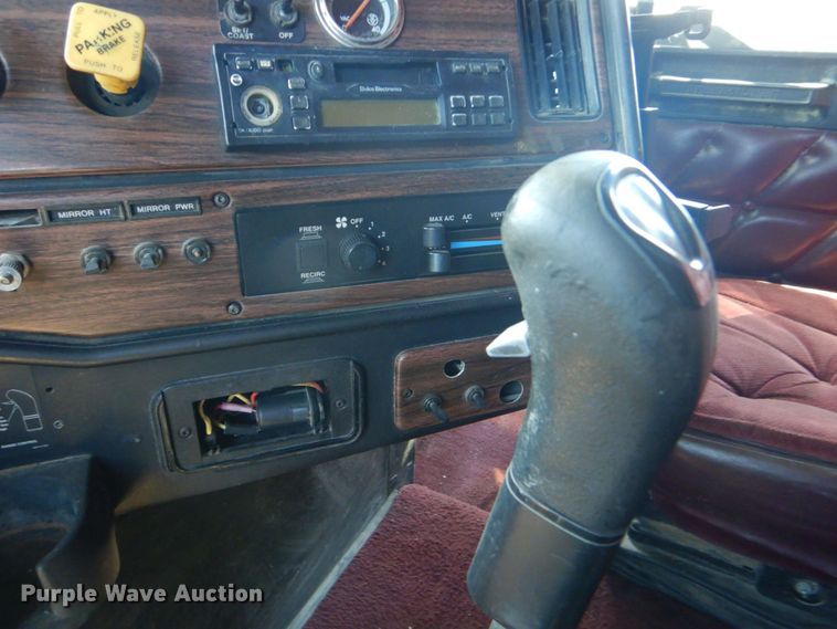 image for item DO1592 2000 Freightliner FLD  fuel truck