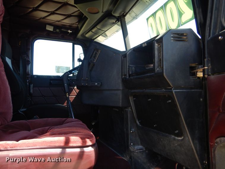 image for item DO1592 2000 Freightliner FLD  fuel truck