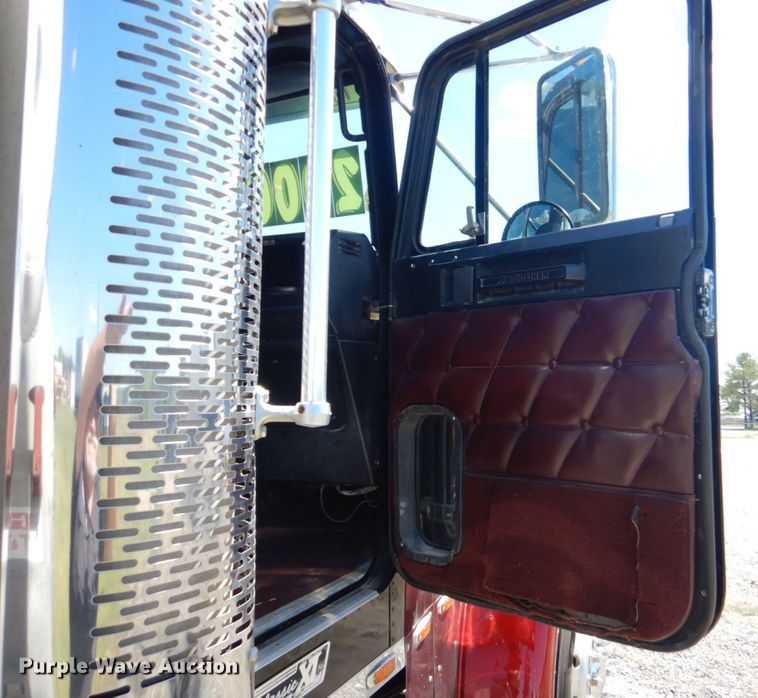 image for item DO1592 2000 Freightliner FLD  fuel truck