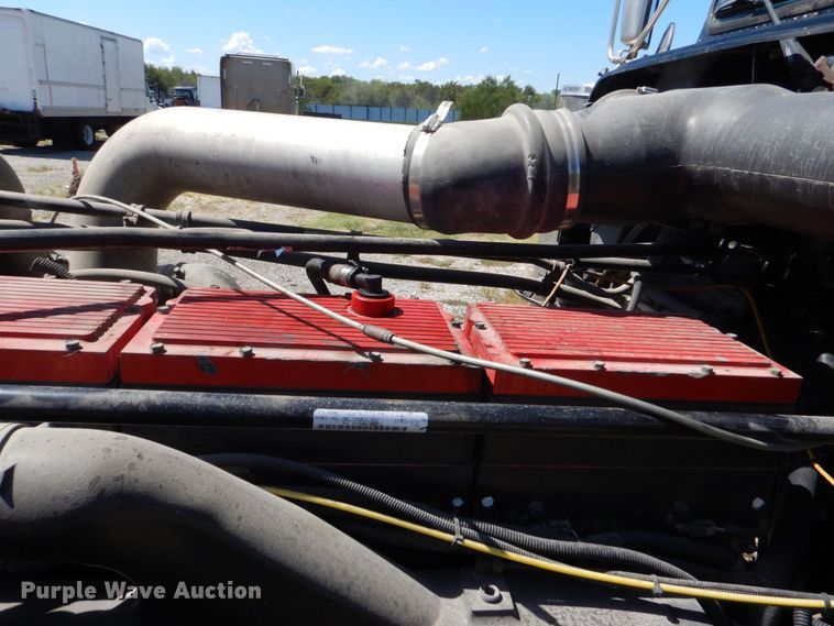 image for item DO1592 2000 Freightliner FLD  fuel truck