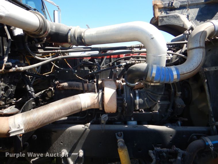 image for item DO1592 2000 Freightliner FLD  fuel truck