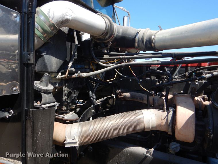 image for item DO1592 2000 Freightliner FLD  fuel truck