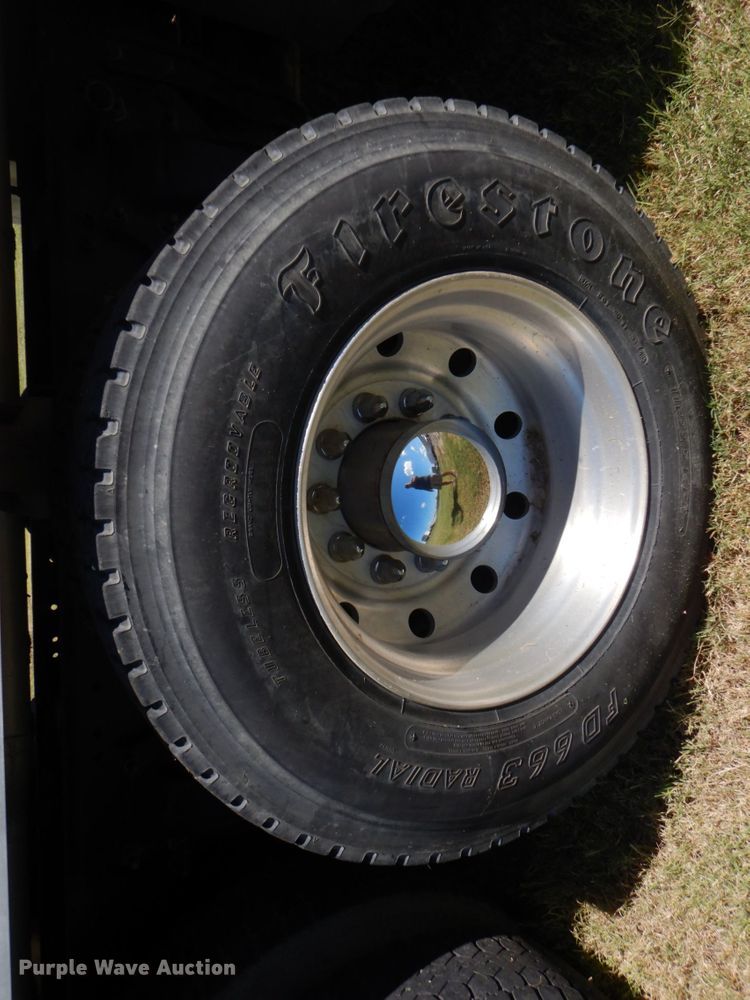 image for item DO1592 2000 Freightliner FLD  fuel truck