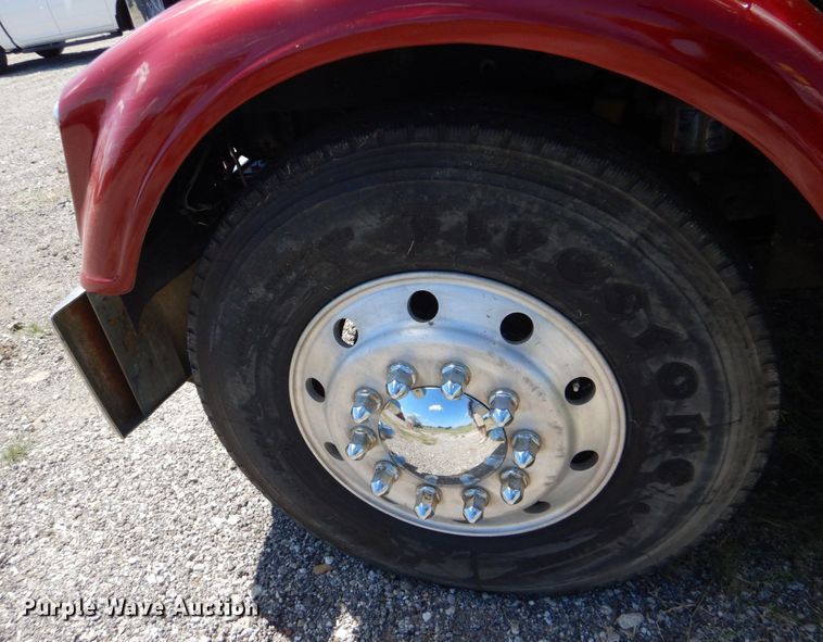 image for item DO1592 2000 Freightliner FLD  fuel truck