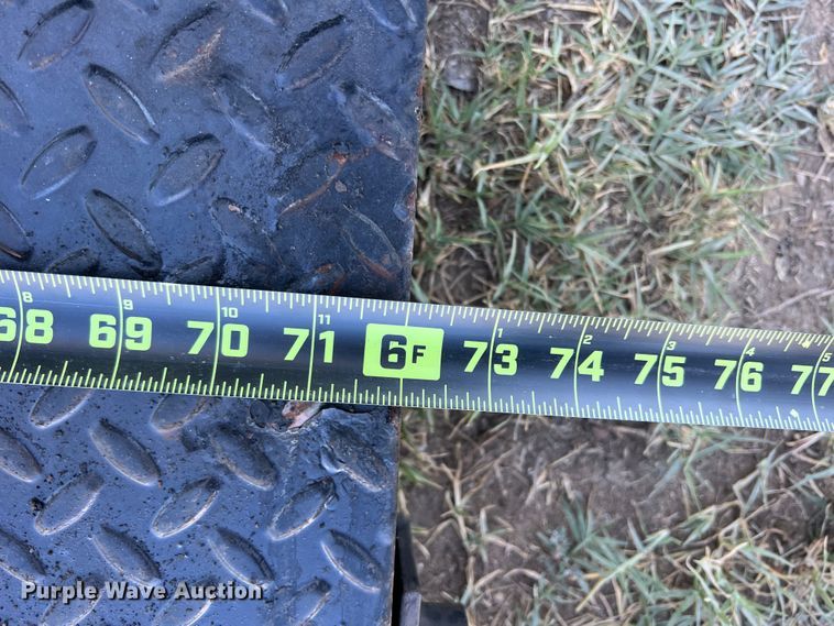 image for item DO8761 2002 Freightliner FL70  box truck