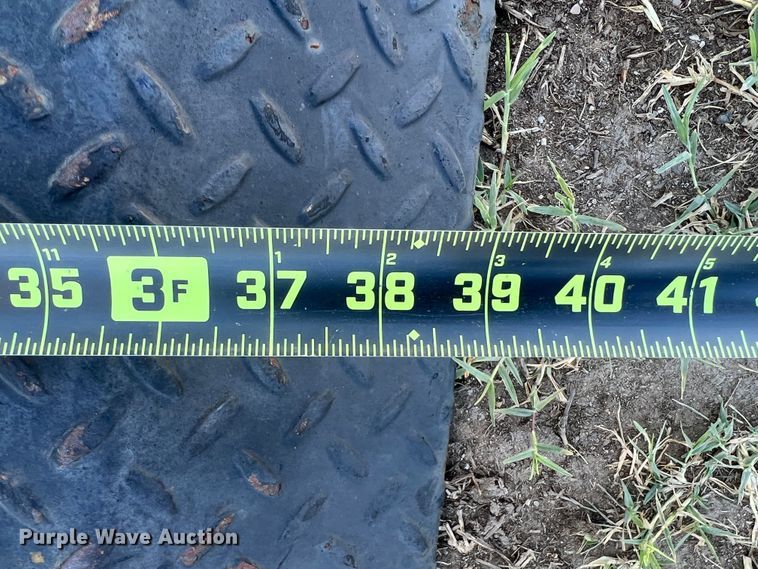 image for item DO8761 2002 Freightliner FL70  box truck