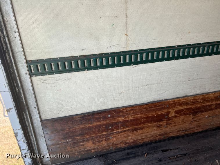 image for item DO8761 2002 Freightliner FL70  box truck