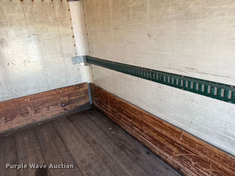 image for item DO8761 2002 Freightliner FL70  box truck