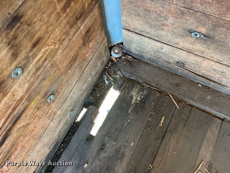 image for item DO8761 2002 Freightliner FL70  box truck