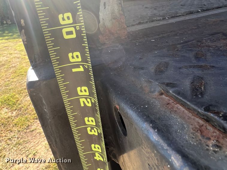 image for item DO8761 2002 Freightliner FL70  box truck