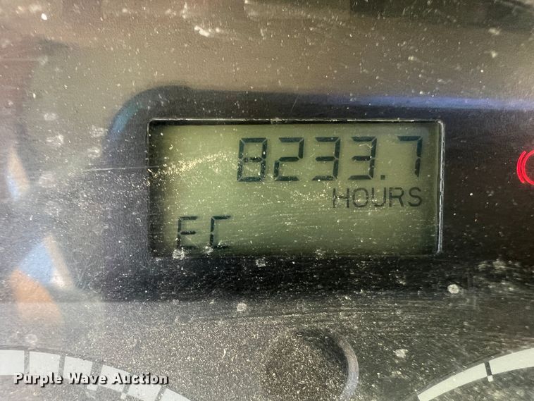 image for item DO8761 2002 Freightliner FL70  box truck