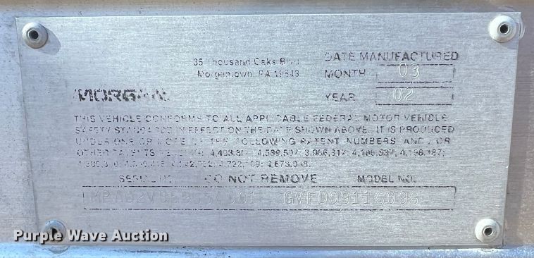 image for item DO8761 2002 Freightliner FL70  box truck