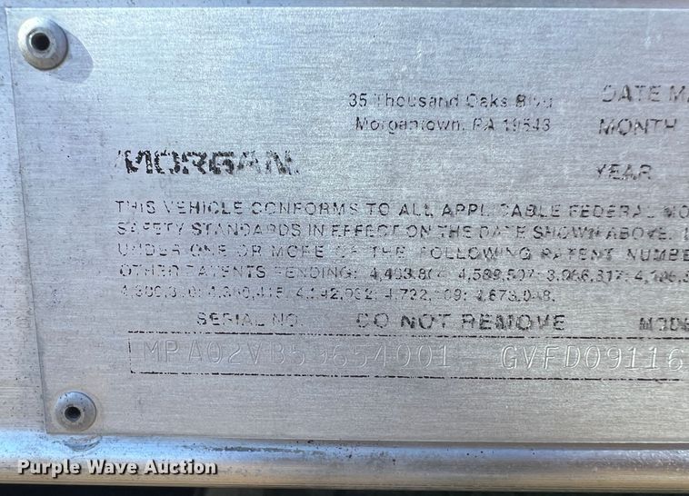 image for item DO8761 2002 Freightliner FL70  box truck