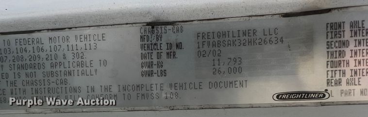 image for item DO8761 2002 Freightliner FL70  box truck