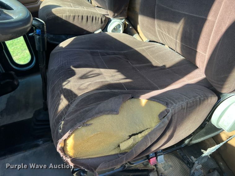 image for item DO8762 2002 Peterbilt 357  dump flatbed truck