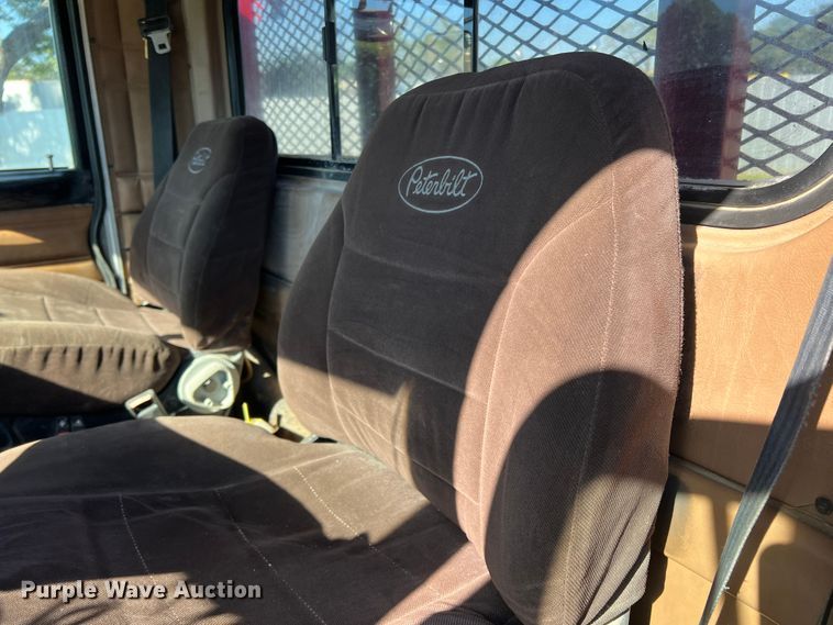 image for item DO8762 2002 Peterbilt 357  dump flatbed truck