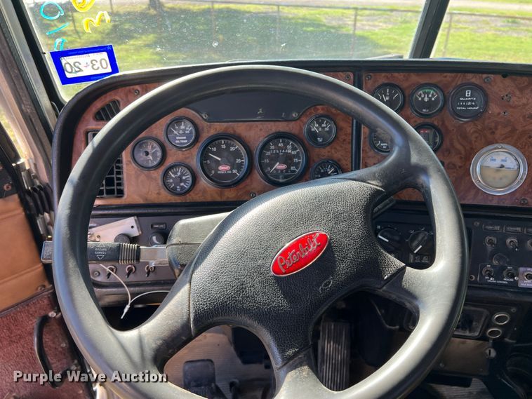 image for item DO8762 2002 Peterbilt 357  dump flatbed truck