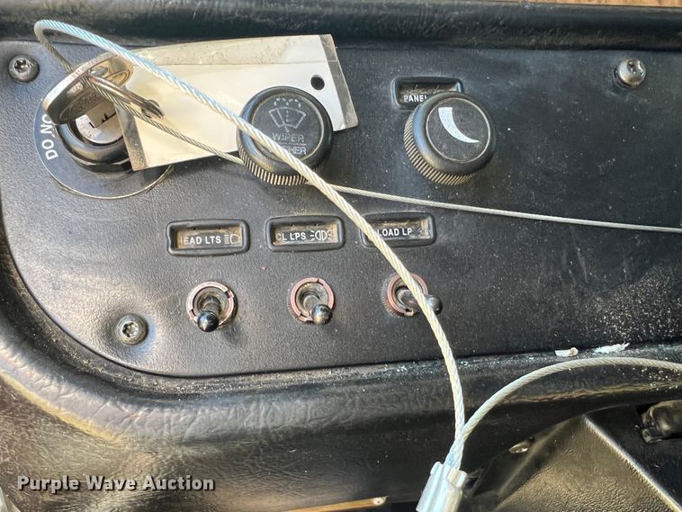 image for item DO8762 2002 Peterbilt 357  dump flatbed truck