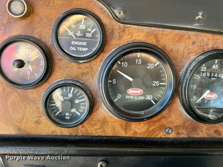 image for item DO8762 2002 Peterbilt 357  dump flatbed truck