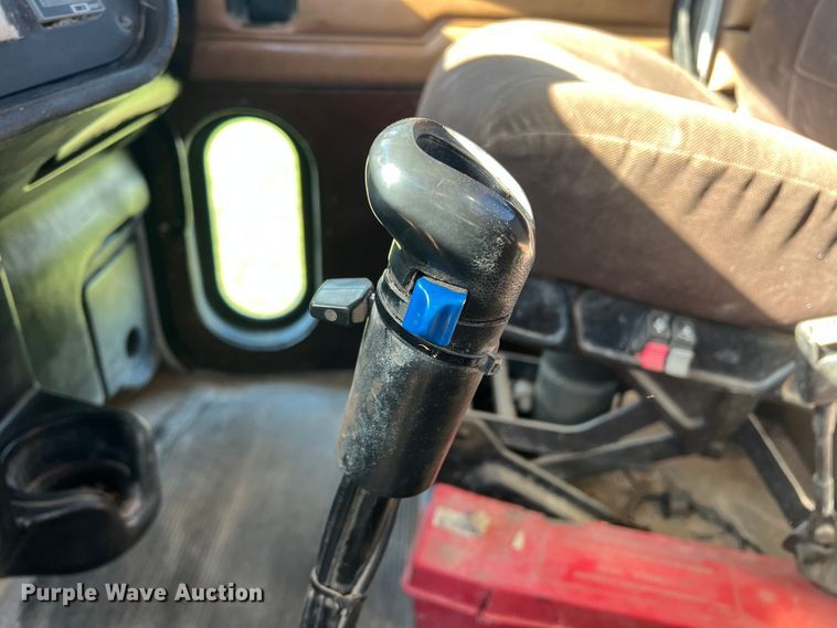 image for item DO8762 2002 Peterbilt 357  dump flatbed truck