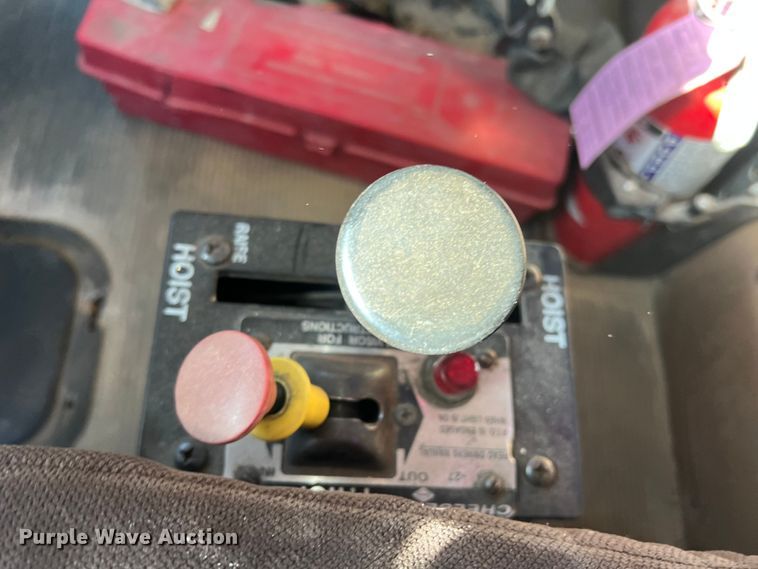 image for item DO8762 2002 Peterbilt 357  dump flatbed truck