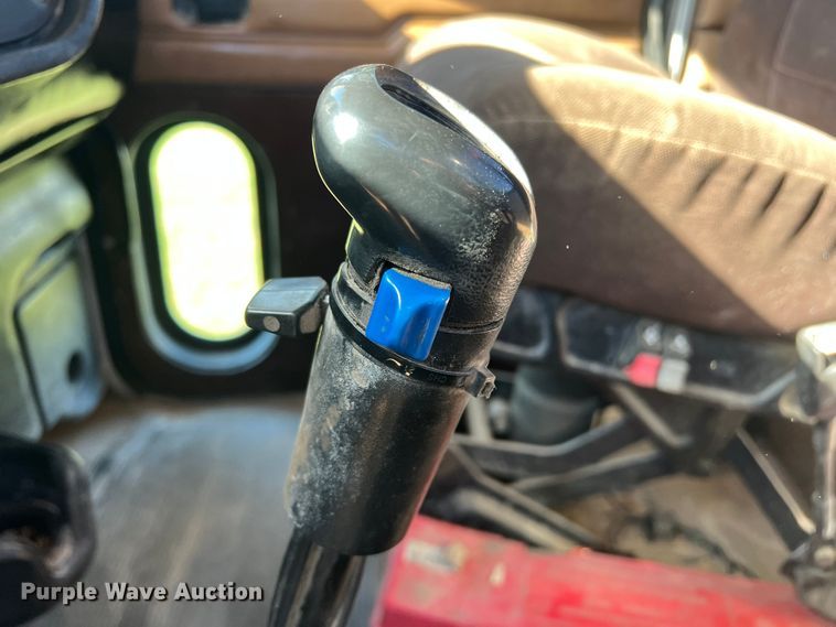 image for item DO8762 2002 Peterbilt 357  dump flatbed truck